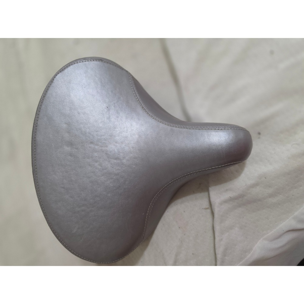 Foshan Aifeit Wide Comfort Bicycle Saddle Silver Metallic Cruiser Bike Seat